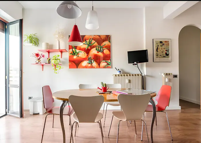 Firenze Home Away - Pape\'S Cozy Apartment, Near Airport - 14 Min From City Center-10 Minutes Walk From The Baker Hughes