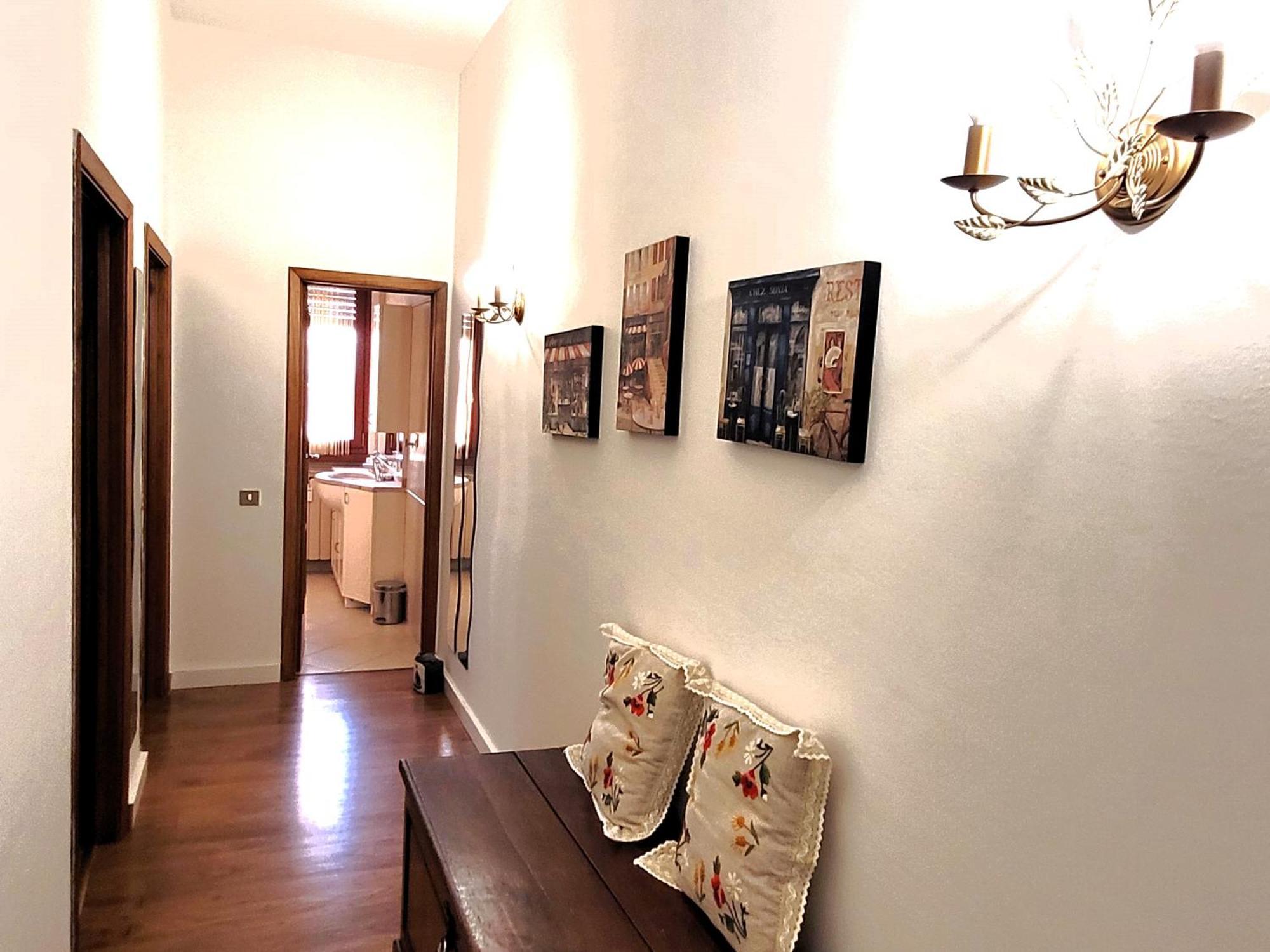 Apartamento Firenze Away - Pape's Cozy Apartment, Near Airport - 14 Min From Center-10 Minutes Walk From The Baker Hughes Florencia