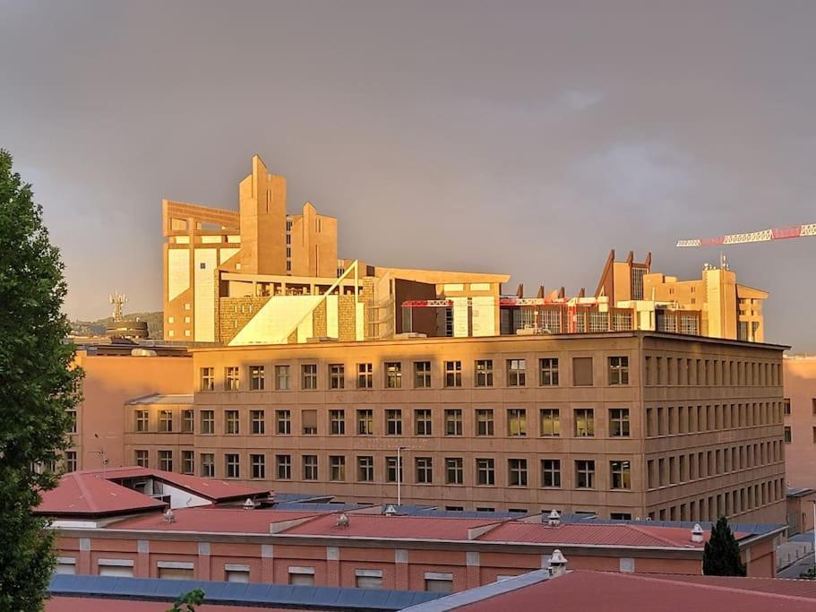 Apartamento Firenze Away - Pape's Cozy Apartment, Near Airport - 14 Min From Center-10 Minutes Walk From The Baker Hughes